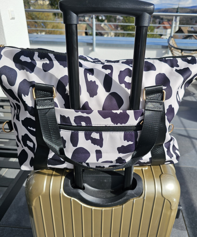 Handgepäcktasche mit Aufsteckfunktion am Koffer